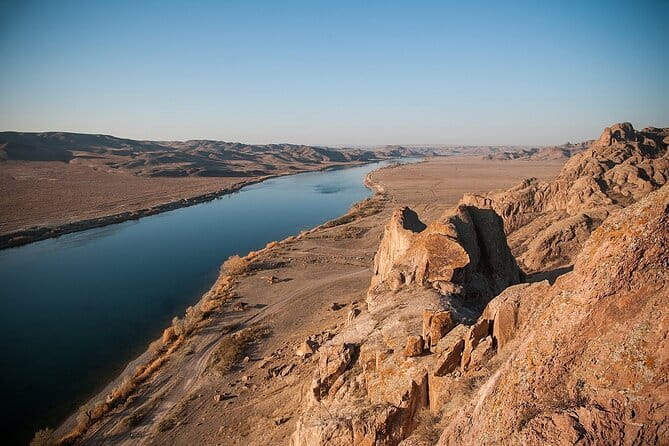 1 Day Tour: Castle of nomads & Buddha petroglyphs - What the Tamgaly-Tas walk means for your day