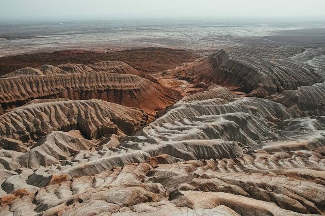 2 day tour to Altyn Emel Singing Dune and Aktau mountain - Getting there in a small SUV