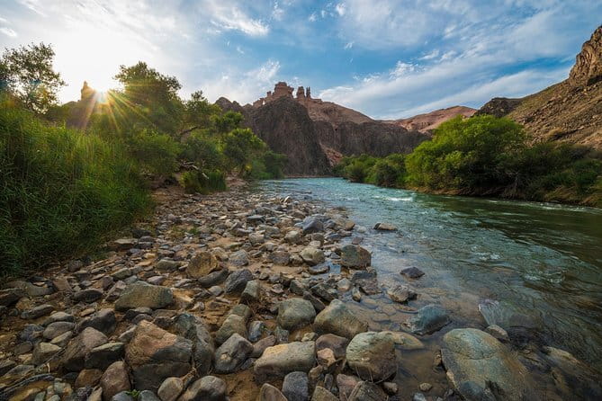 4-Day Altyn Emel Park + Kolsai & Kaindy Lakes + Charyn Canyon jeep-tour - Day 1: The Singing Dune and Altyn Emel