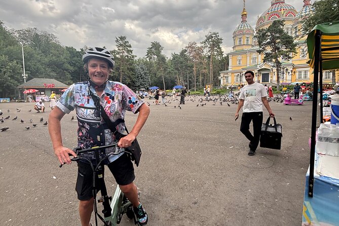 Almaty City Bike Tour: Guided e-Bike Tour of City Highlights - A small group with real guide input
