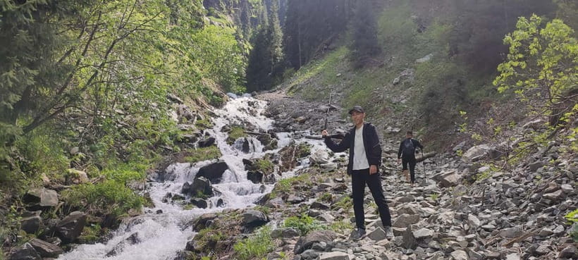 Almaty: Falconry show and Big Almaty Gorge - Who will enjoy this experience most?