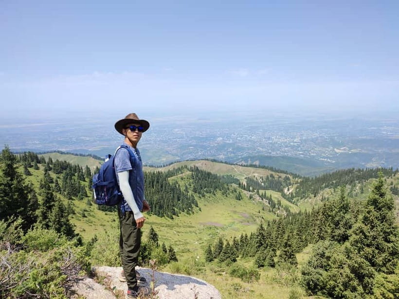 Almaty: Hiking to the High Mountain Pasture Kok Zhailau - The first 4 kilometers: a serious start