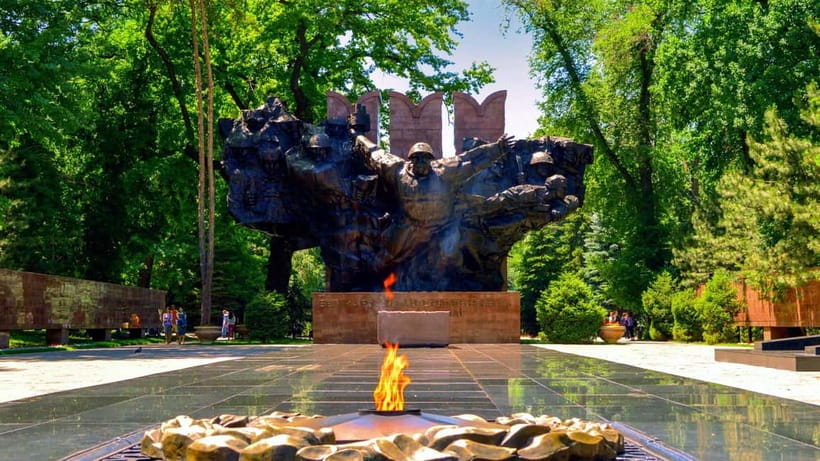 Almaty: Medeu, Shymbulak, and Koktobe Day Tour - Shymbulak and the cable car to 2,260 meters