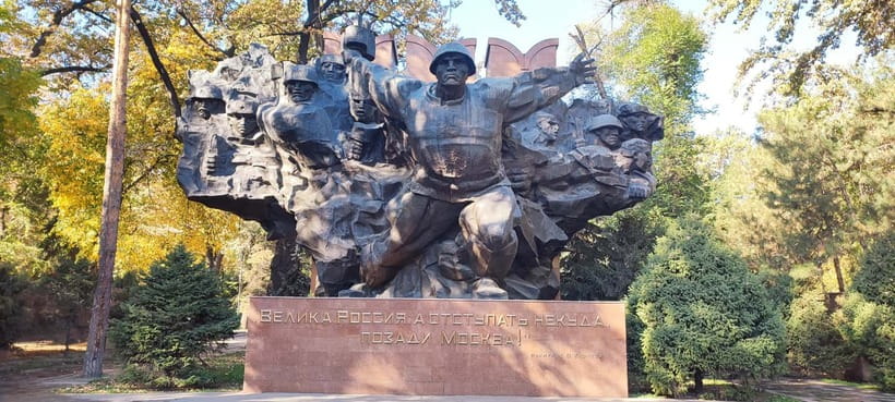 Almaty: WWII History Guided Tour with Museum Entry - What the private format adds