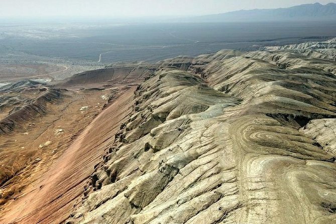 Altyn emel 2 days tour. (Singing dune, AkTau, KattyTau) - Singing Dune: a long climb with a strange reward