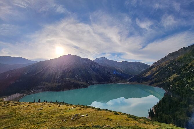 Big Almaty Lake tour private or group by car or hiking - Choosing Between the Car and Hiking Options