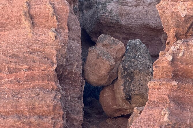 Charyn Canyon and Black Canyon 1 Day Private Tour - Kazakh lunch in a rural village