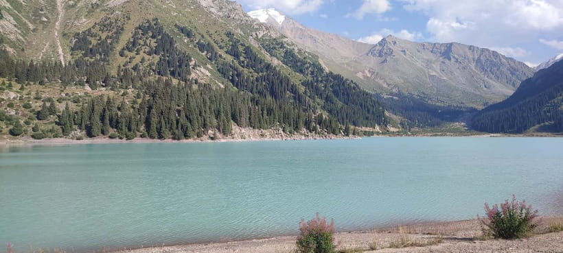 Hiking to the magical Big Almaty Lake - The guide and private-group advantage