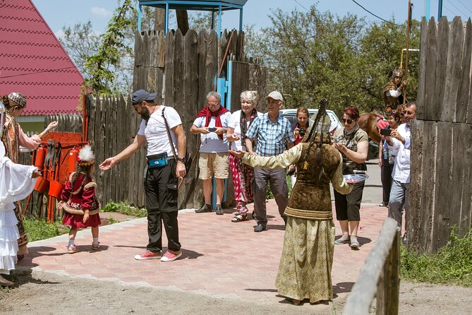 Live show in Huns Gunny Ethno Village with lunch and Troat Farm - Key points to know before booking
