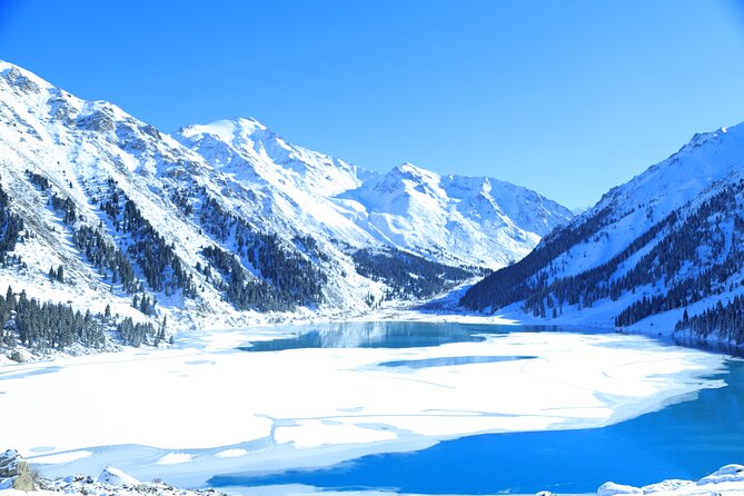 Private Big Almaty Lake Hiking Tour with alternatgive Pipeline - A quiet final hour at First President’s Park