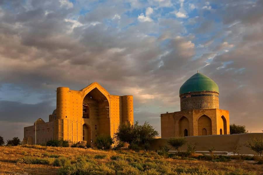 Turkestan Gloriously Isolated - Day Tour from Tashkent - From Tashkent to the border